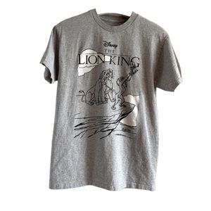Disney “The Lion King” Graphic T-shirt Gray Medium Holiday Vacation Travel Play